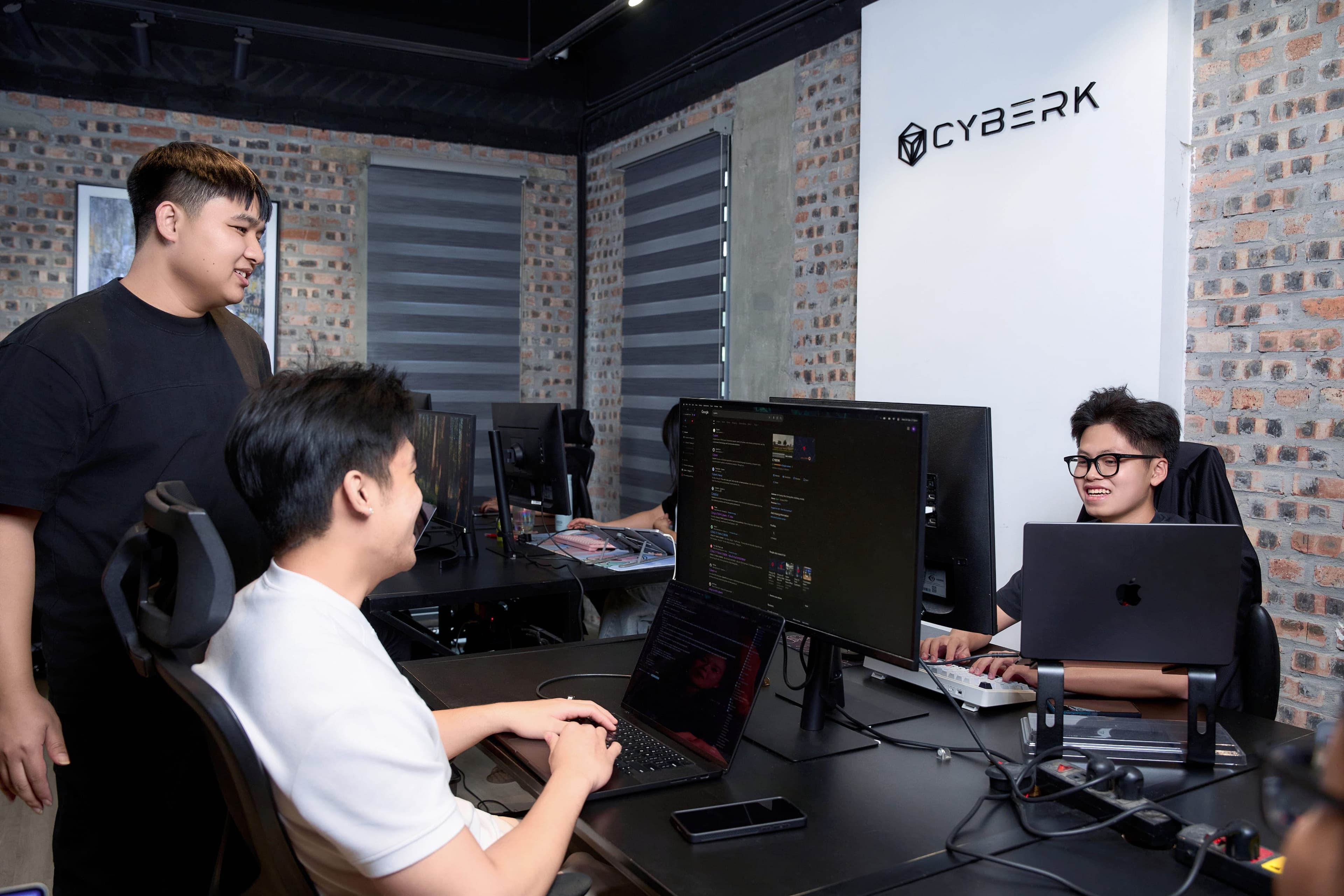 Our team member row 2 4